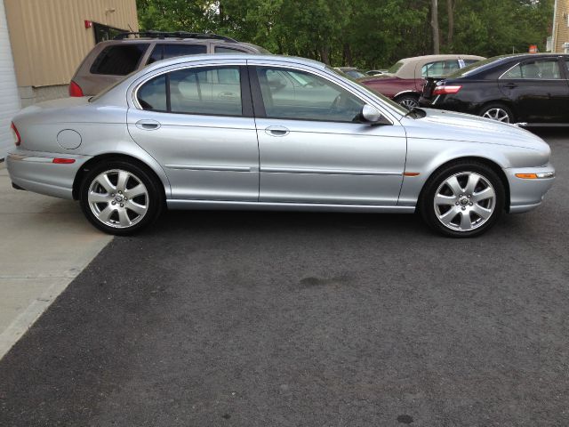 2006 JAGUAR X-Type Reg. Cab LOng Bed W/ Access Do