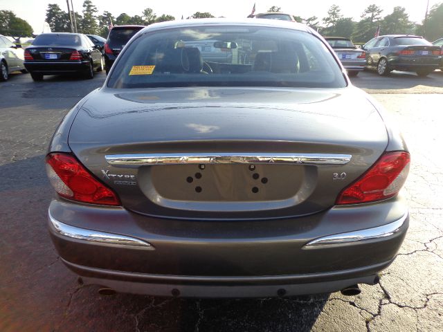 2007 JAGUAR X-Type Reg. Cab LOng Bed W/ Access Do