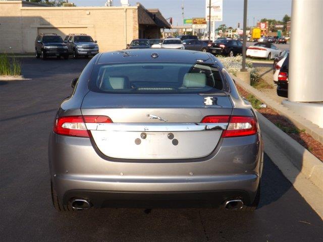 2009 JAGUAR XF LT W/ 2ltawd