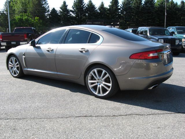 2010 JAGUAR XF CLUB CAB SLT