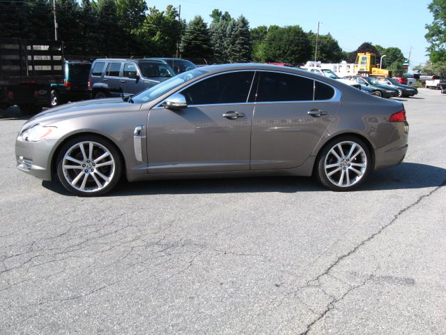2010 JAGUAR XF CLUB CAB SLT