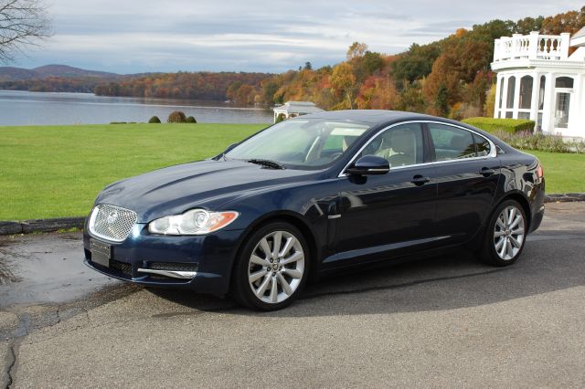 2010 JAGUAR XF CLUB CAB SLT