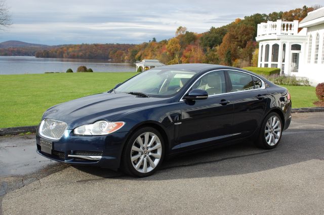 2010 JAGUAR XF CLUB CAB SLT