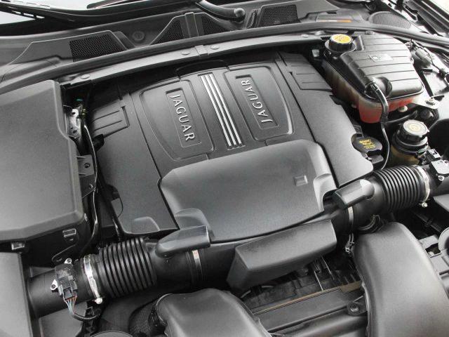 2010 JAGUAR XF CLUB CAB SLT