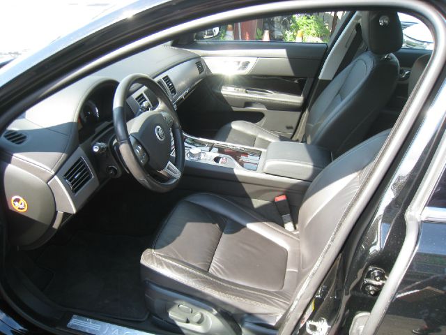 2011 JAGUAR XF SLT Plus Quad Cab Short Bed 4W