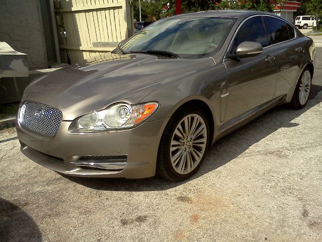 2011 JAGUAR XF EX ULEV