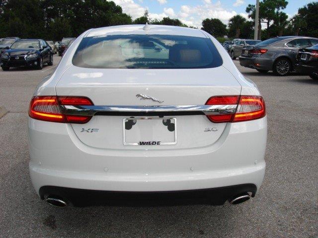 2013 JAGUAR XF HB AT (natl)