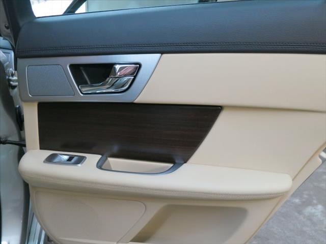 2013 JAGUAR XF 1140 Down