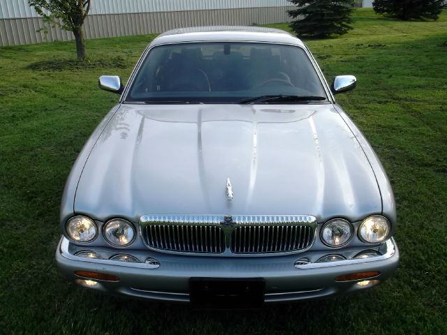 2001 JAGUAR XJ-Series L.T. 4-w.d. 5.3L