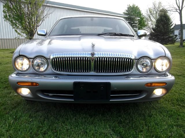 2001 JAGUAR XJ-Series L.T. 4-w.d. 5.3L