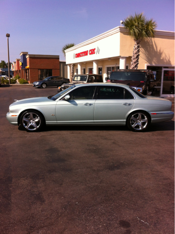 2006 JAGUAR XJ-Series SUV