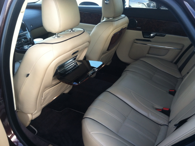 2011 JAGUAR XJ-Series SE 7pass