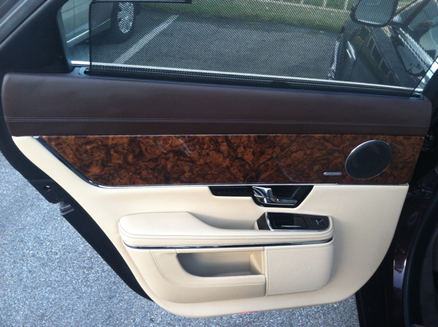 2011 JAGUAR XJ-Series SE 7pass