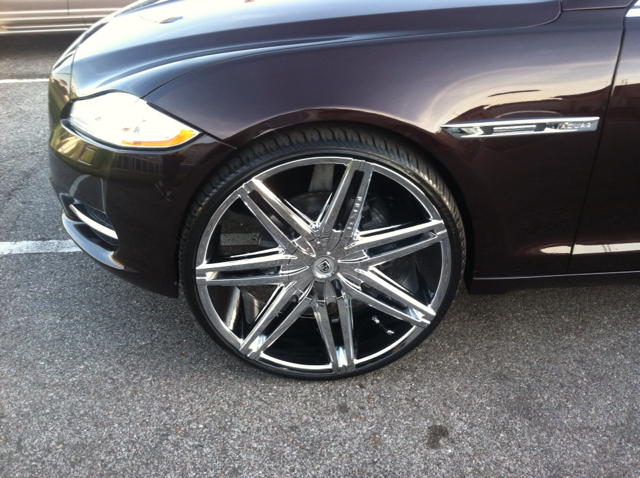 2011 JAGUAR XJ-Series SE 7pass