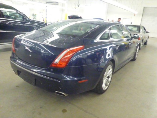 2011 JAGUAR XJ SE 7pass