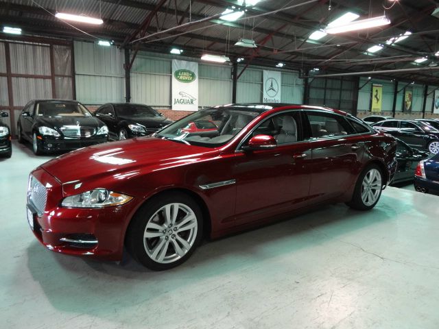 2011 JAGUAR XJ SE 7pass