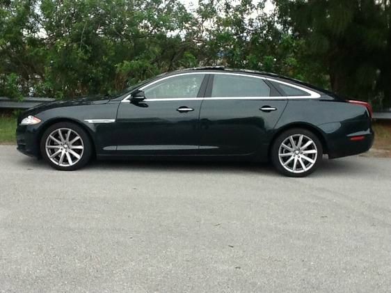 2011 JAGUAR XJ SE 7pass