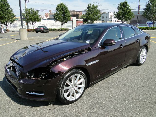 2011 JAGUAR XJ SE 7pass