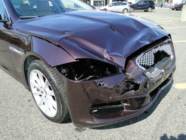 2011 JAGUAR XJ SE 7pass