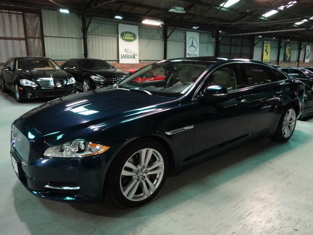2011 JAGUAR XJ SE 7pass