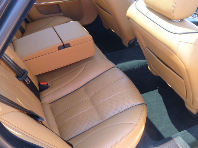 2012 JAGUAR XJ SE 7pass