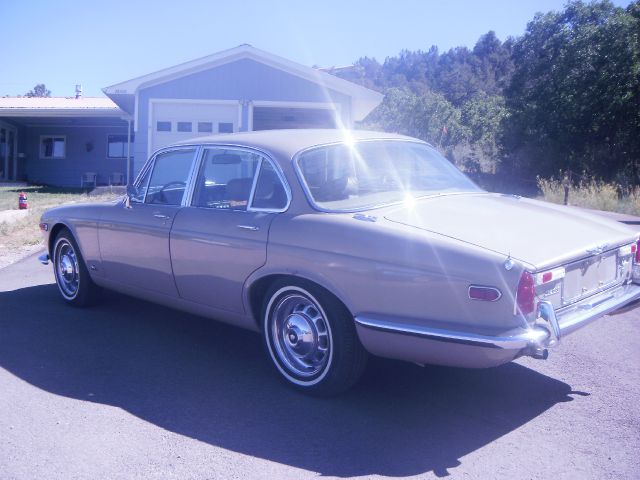 1971 JAGUAR XJ6 Premium