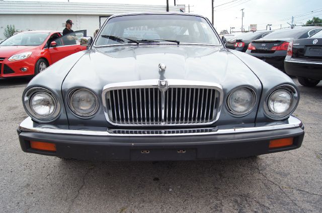 1987 JAGUAR XJ6 4x4 8 Passenger