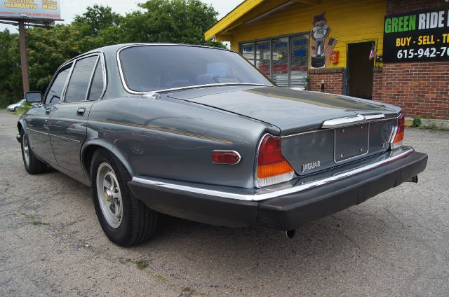 1987 JAGUAR XJ6 4x4 8 Passenger