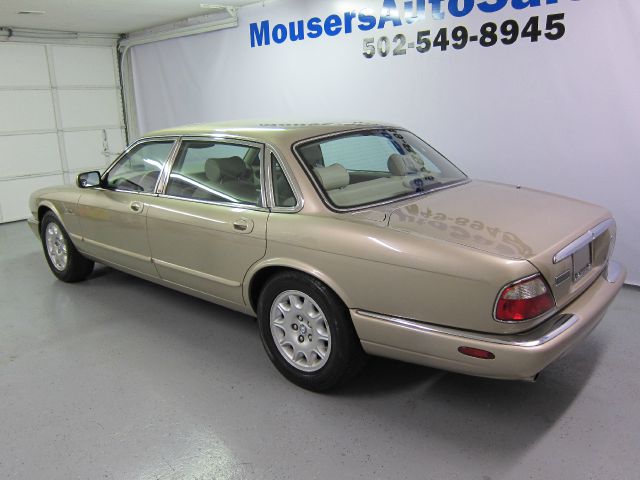 1999 JAGUAR XJ8 SUV