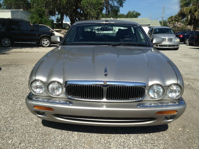 1999 JAGUAR XJ8 SUV