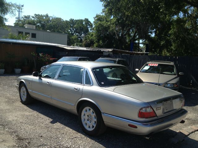 1999 JAGUAR XJ8 SUV