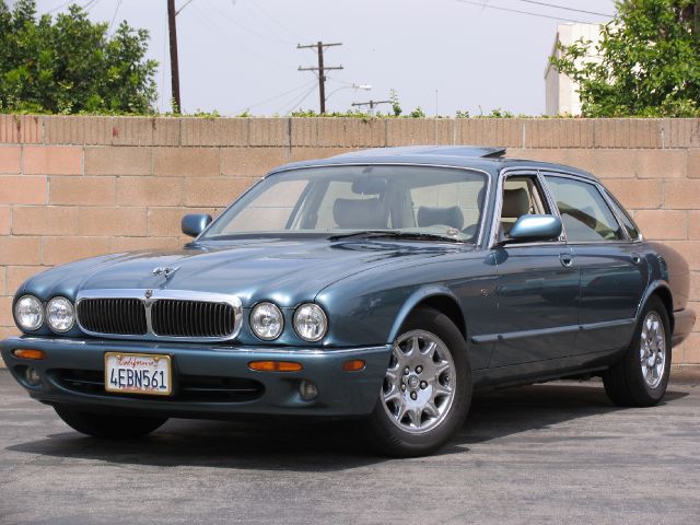 1999 JAGUAR XJ8 SUV