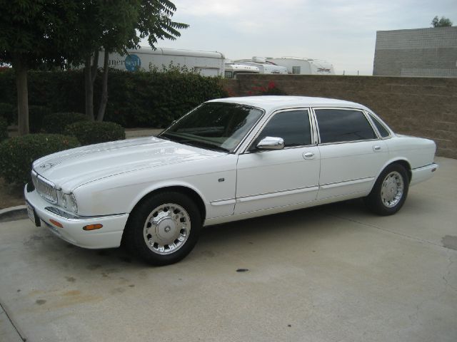 2000 JAGUAR XJ8 Coupe