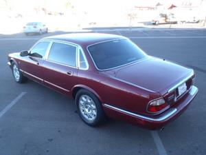 2000 JAGUAR XJ8 SUV