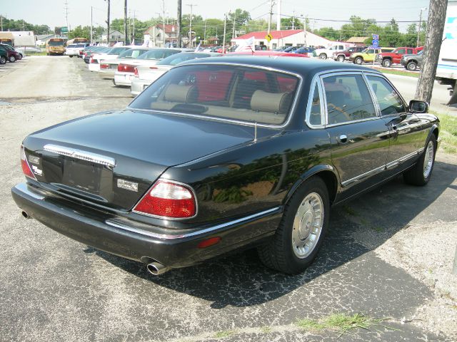 2000 JAGUAR XJ8 Coupe