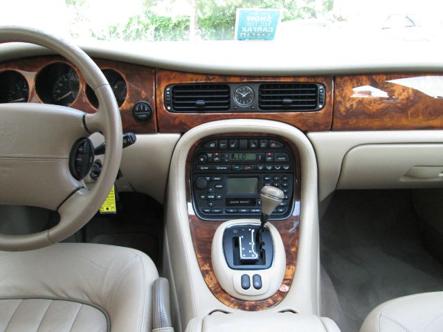 2001 JAGUAR XJ8 3.5