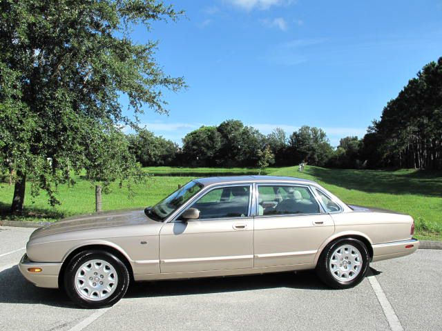 2002 JAGUAR XJ8 3.5