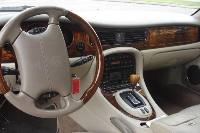 2003 JAGUAR XJ8 LT Pickup 4D 6 1/2 Ft