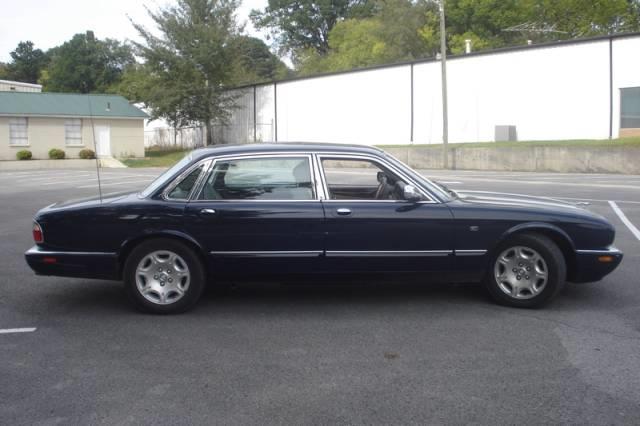 2003 JAGUAR XJ8 LT Pickup 4D 6 1/2 Ft