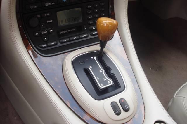 2003 JAGUAR XJ8 LT Pickup 4D 6 1/2 Ft