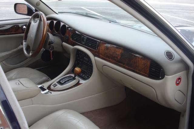 2003 JAGUAR XJ8 LT Pickup 4D 6 1/2 Ft