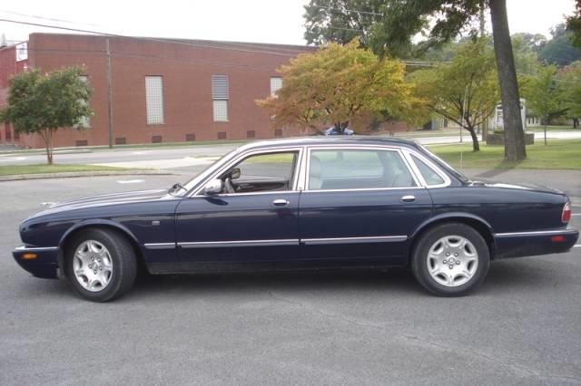 2003 JAGUAR XJ8 LT Pickup 4D 6 1/2 Ft