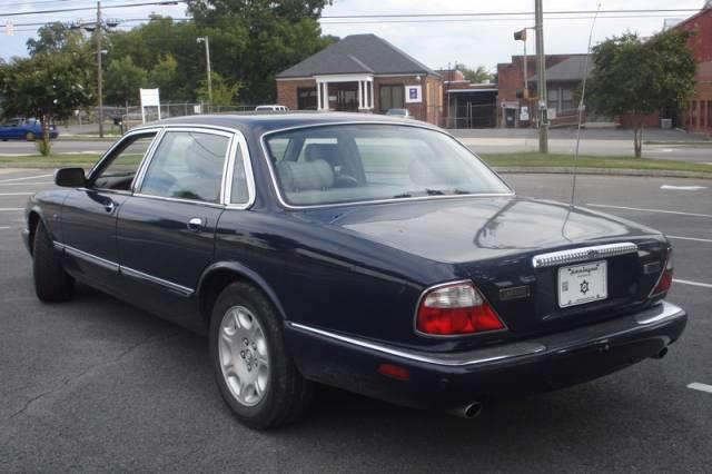 2003 JAGUAR XJ8 LT Pickup 4D 6 1/2 Ft