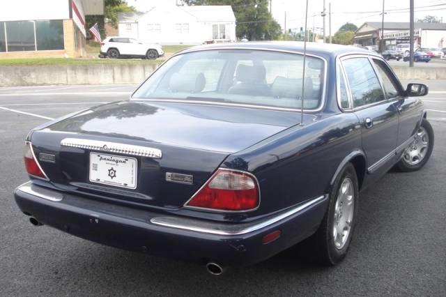 2003 JAGUAR XJ8 LT Pickup 4D 6 1/2 Ft