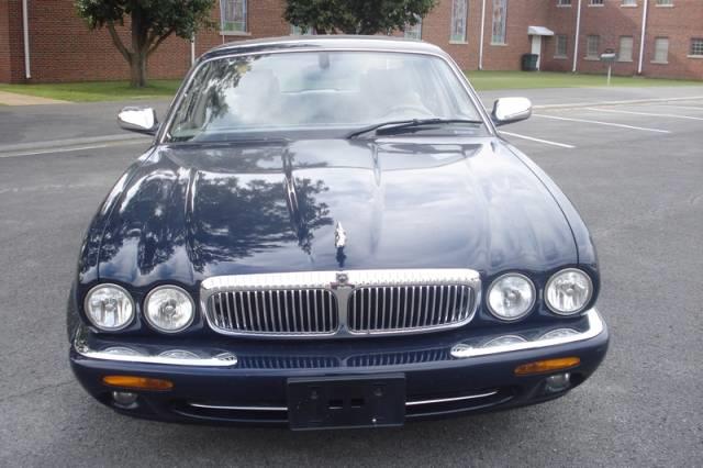 2003 JAGUAR XJ8 LT Pickup 4D 6 1/2 Ft