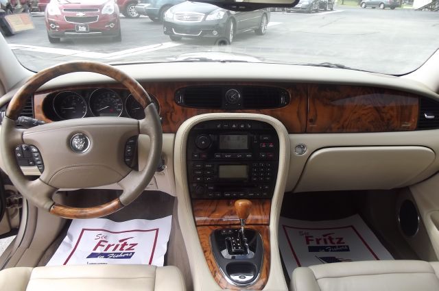 2004 JAGUAR XJ8 3.5