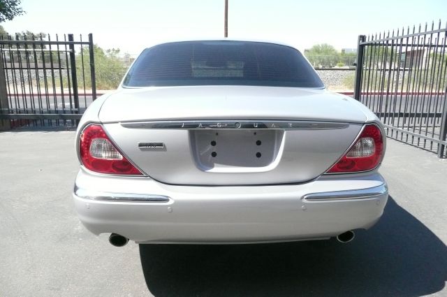 2004 JAGUAR XJ8 3.5