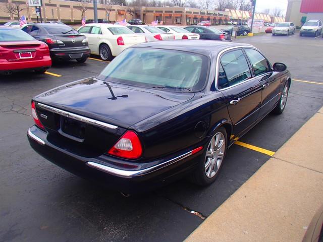 2005 JAGUAR XJ8 Base