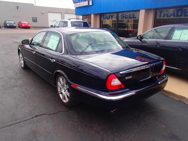 2005 JAGUAR XJ8 Base