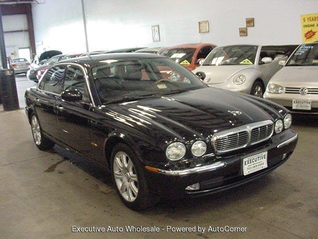 2005 JAGUAR XJ8 ESi